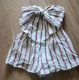 Striped front bow-  Adorable Romper!! Strapless, Size S